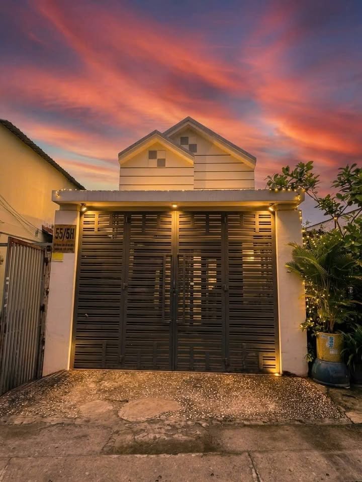 Nhà Riêng Bà Điểm 100m² - Ô Tô Vào Tận Nhà, Giá Chỉ 5.899 Tỷ!