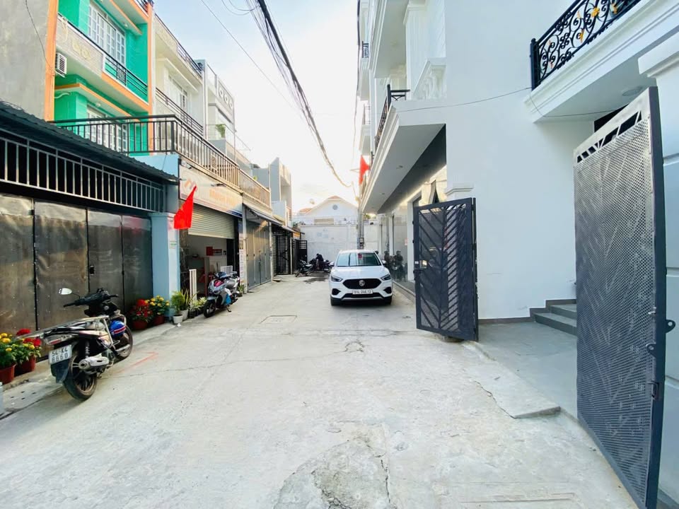 Nhà riêng Tô Ngọc Vân, Q12 76m² - Ô tô vào tận nhà, sổ hồng riêng!