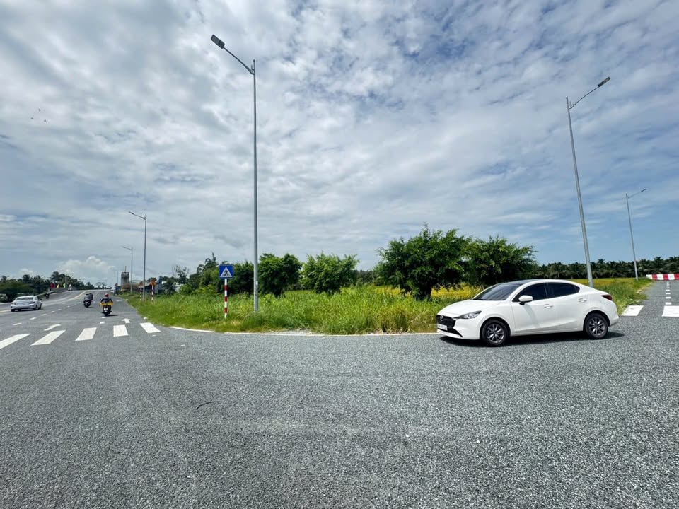 Bán Gấp 2 Nền Góc Mặt Tiền 3/2 Rạch Giá - 317m² - Giá Tốt