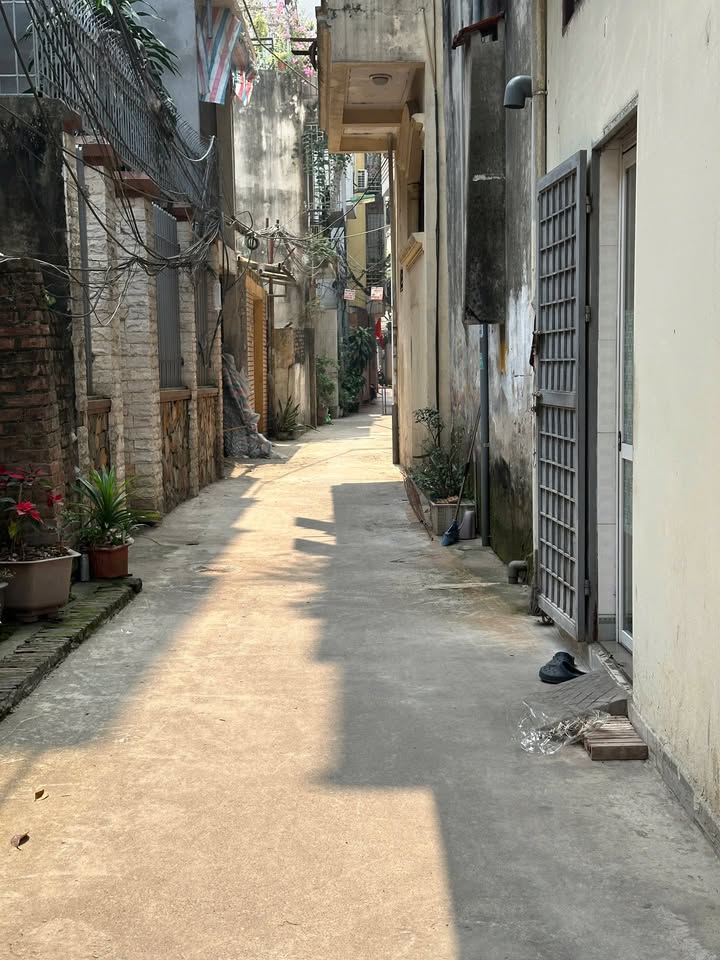 Đất Nền Long Biên - 50m² Sổ Nở Hậu, Giá 11.x Tỷ - Vị Trí Đắc Địa