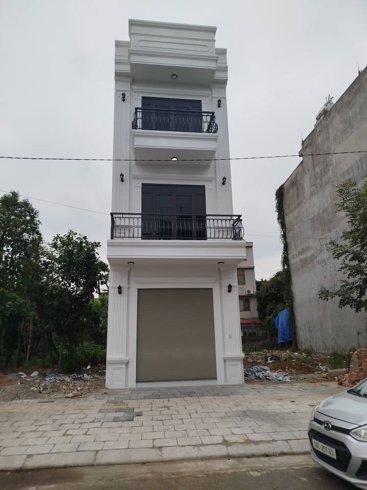 Nhà 3,5 tầng mặt tiền 72m² kinh doanh sầm uất Phường Dĩnh Kế, Bắc Giang