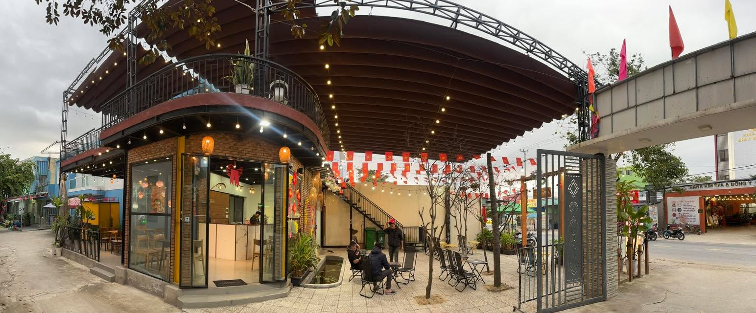 Mặt Bằng Kinh Doanh 300m² 2 Tầng Mặt Tiền Ngã Tư Điện Ngọc - Giá Hời 10 Triệu/Tháng