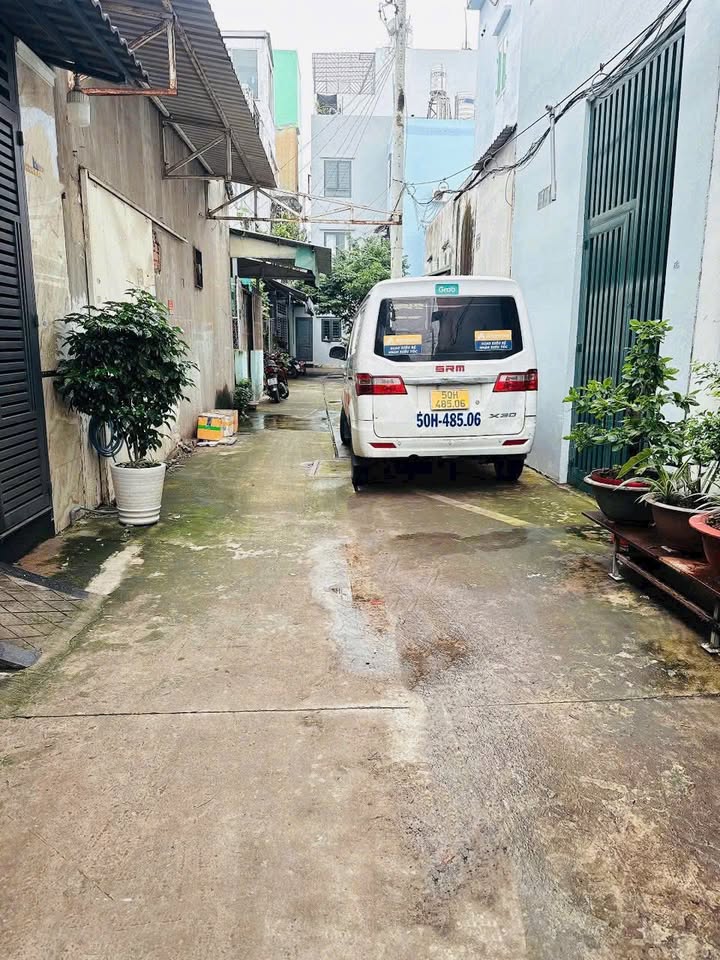 Nhà Bình Tân 40m² - Ô tô vào tận nhà, tiện xây mới!