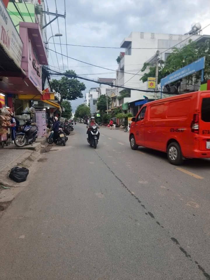 Nhà Phố Quận Bình Tân 80m² giá 11.95 tỷ - Mặt tiền kinh doanh sầm uất!