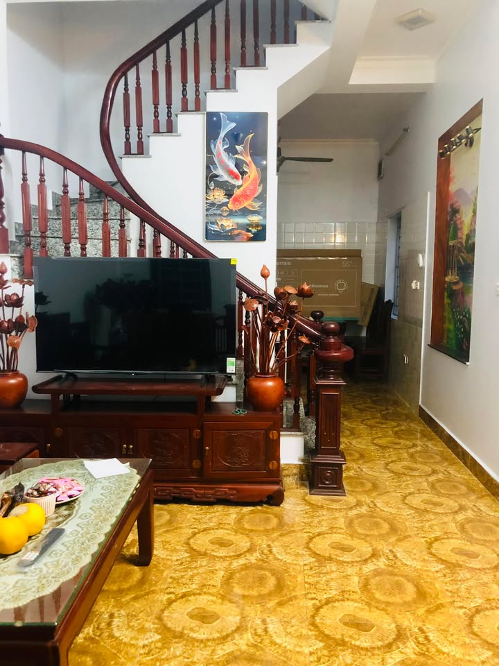 Bán Nhà 3 Tầng Phù Đổng, Gia Lâm - 40m² - Chỉ 5 Tỷ - Sổ Đỏ Sẵn Sàng