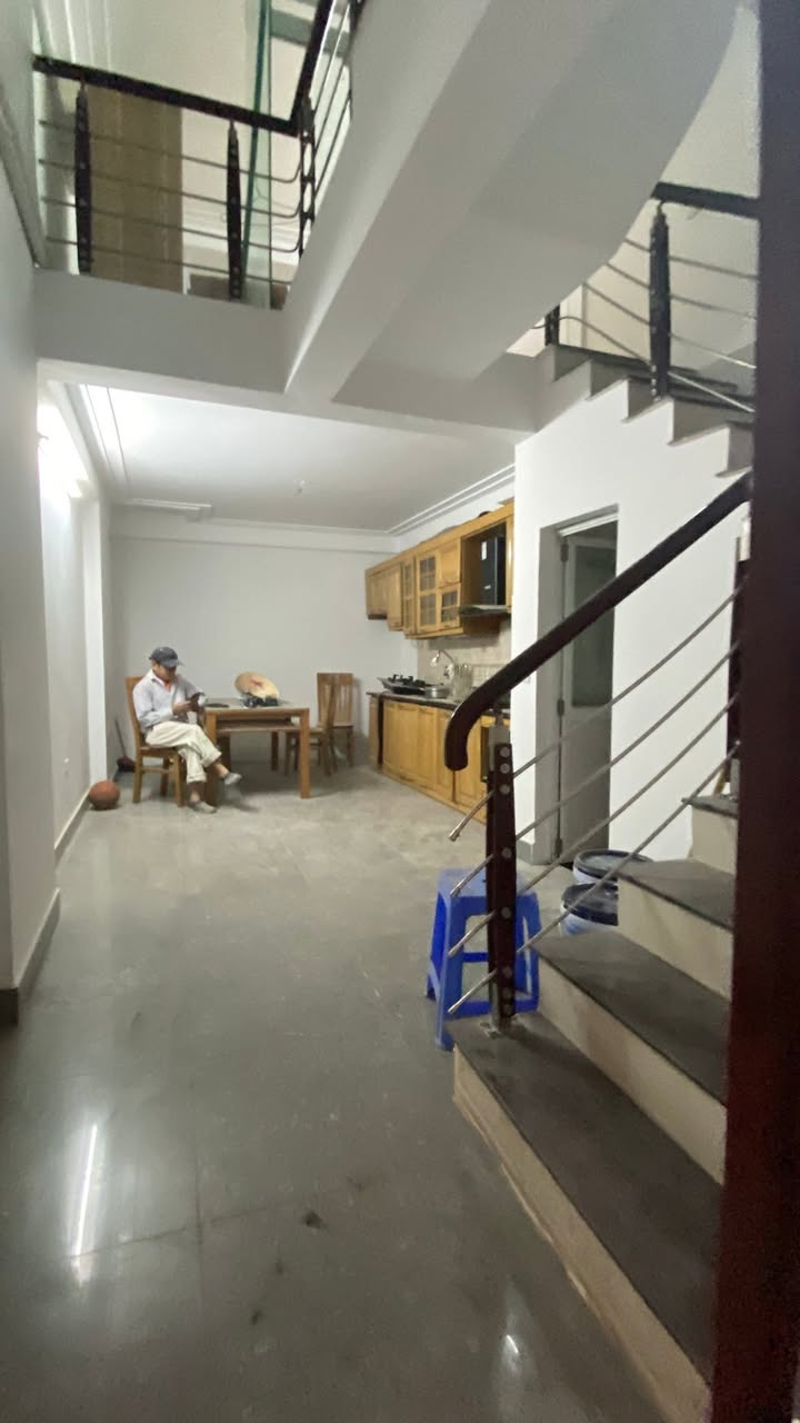 Cho thuê nhà 5 tầng, 3PN, Hoàng Mai - 9.5 triệu/tháng