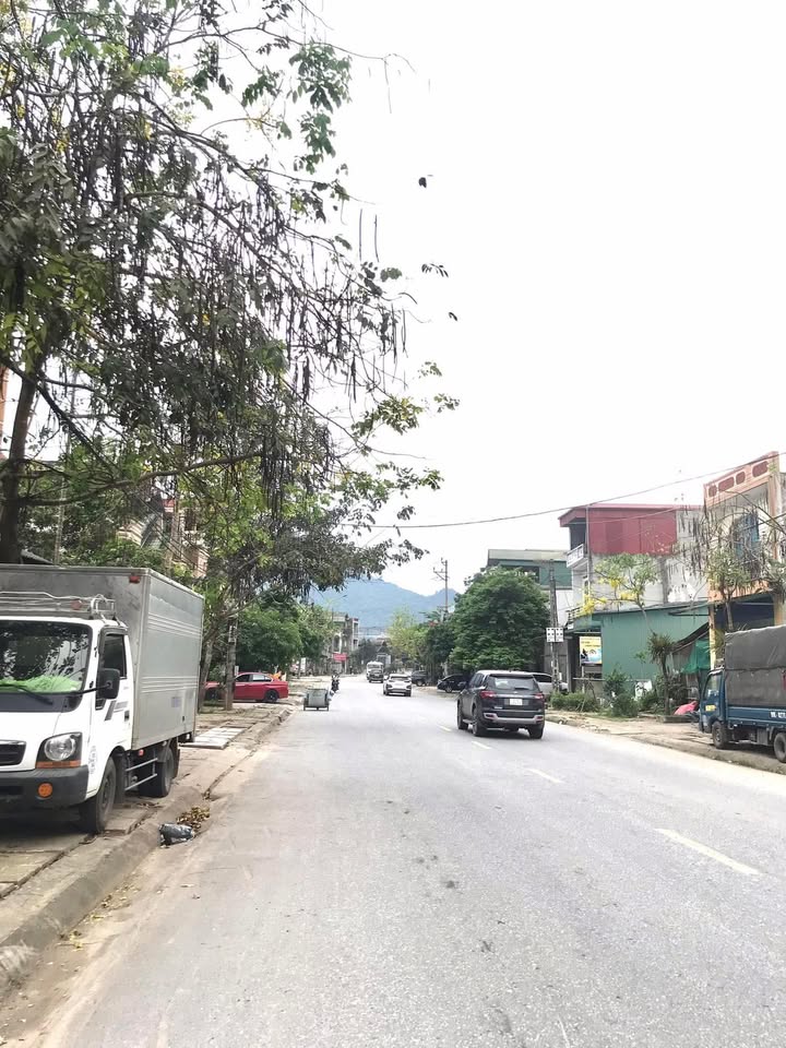 Bán Đất Nền 135m² Nguyễn Văn Linh, TP Hà Giang - Sổ Đỏ OĐT, Giá 1 Tỷ