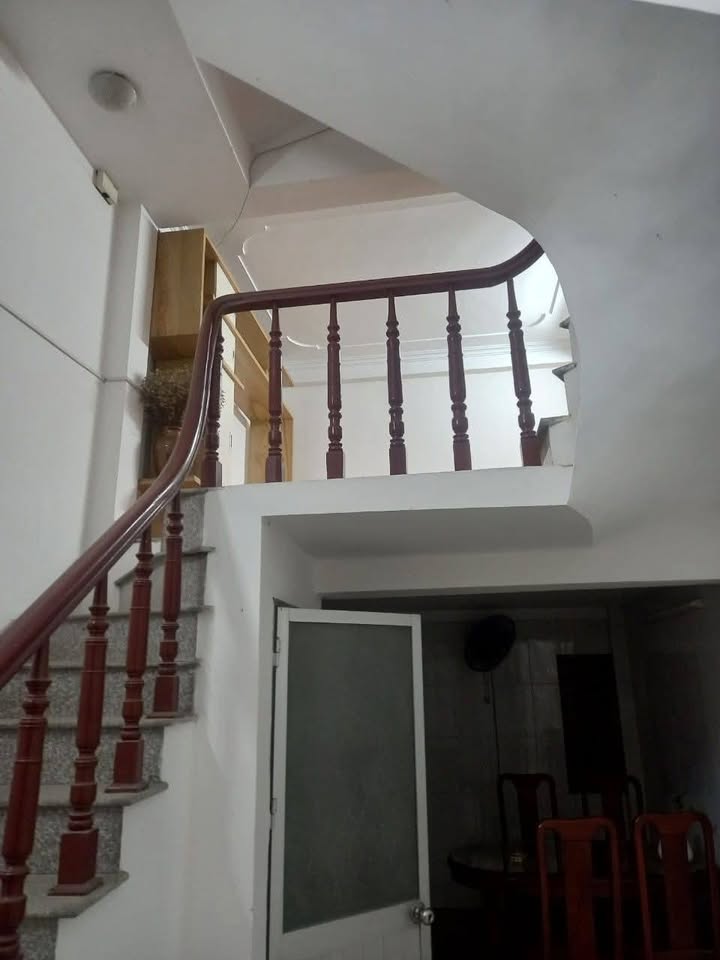 Nhà Riêng Kim Giang, Hoàng Mai 8.5 Triệu – Full Nội Thất, Dọn Vào Ở Ngay!