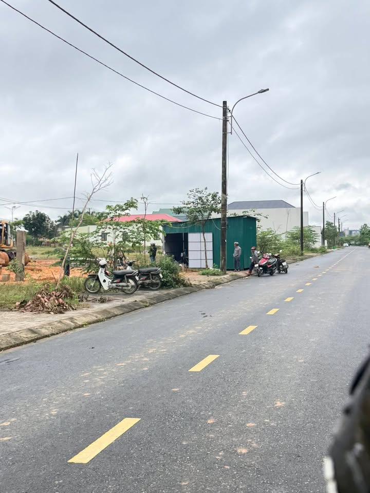 Đất nền Trần Bình Trọng, Hoàn Kiếm 100m² - Tiềm năng tăng giá!