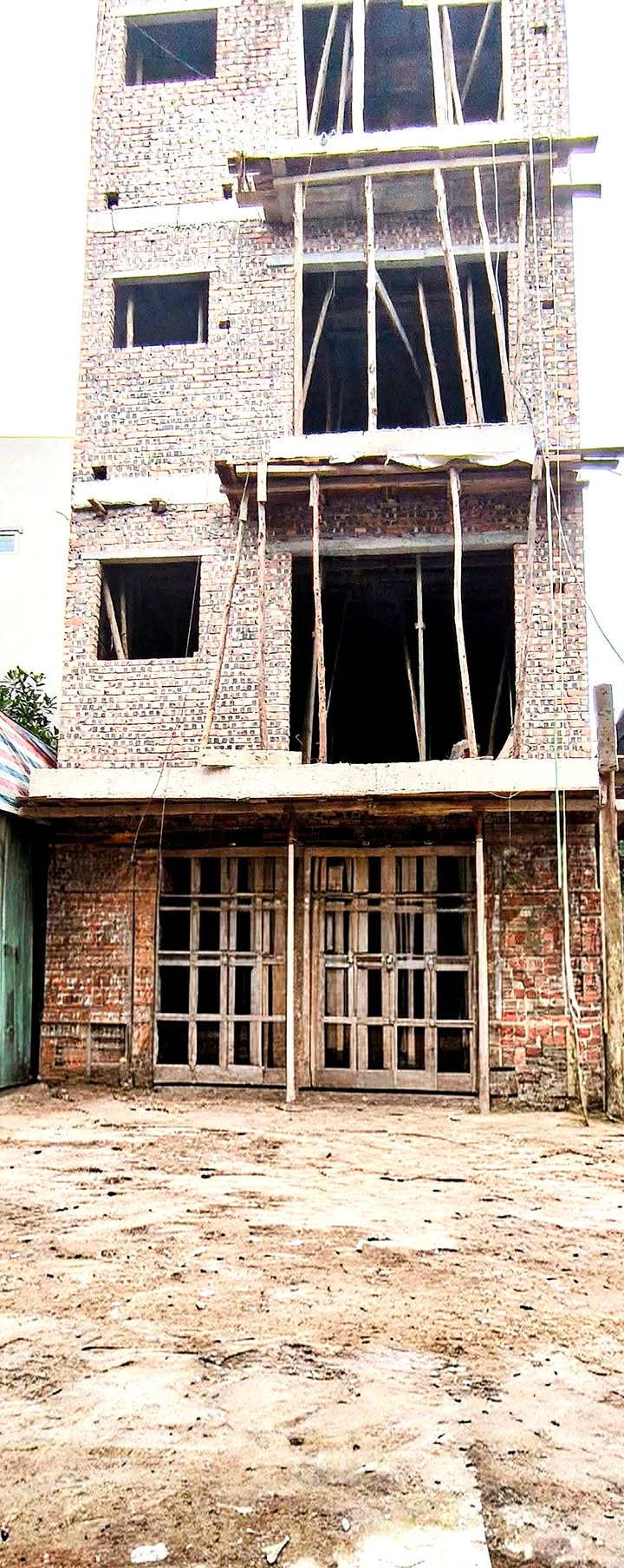 Nhà 5 tầng 300m² ô tô đỗ cửa - Ngõ thông Thanh Trì, HN - Giá 7 tỷ