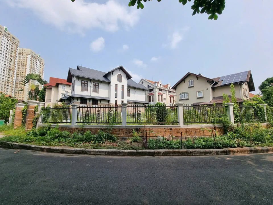 Bán Đất Góc 2 Mặt Tiền Nguyễn Văn Hưởng Thảo Điền, Thủ Đức - 471m² - 118 Tỷ