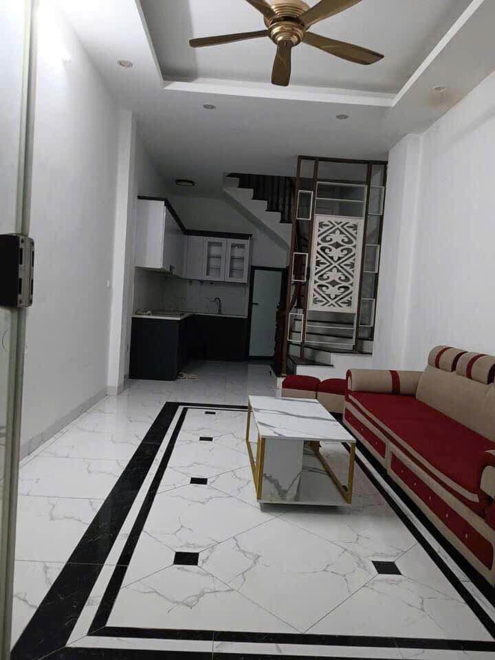 Cho thuê nhà 5 tầng, 33m2, 3 Ngủ, Ngõ 18 Ngọc Trì - Long Biên - 10 Triệu/tháng