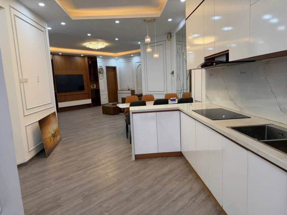 Căn hộ 17T6 Hoàng Đạo Thúy 119m² - Full nội thất cao cấp, sẵn sàng vào ở!