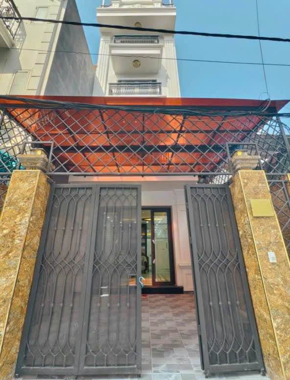 Nhà 4.5 tầng thang máy Phố Chợ Hàng, Hải Phòng - 91m² giá 5.6 tỷ