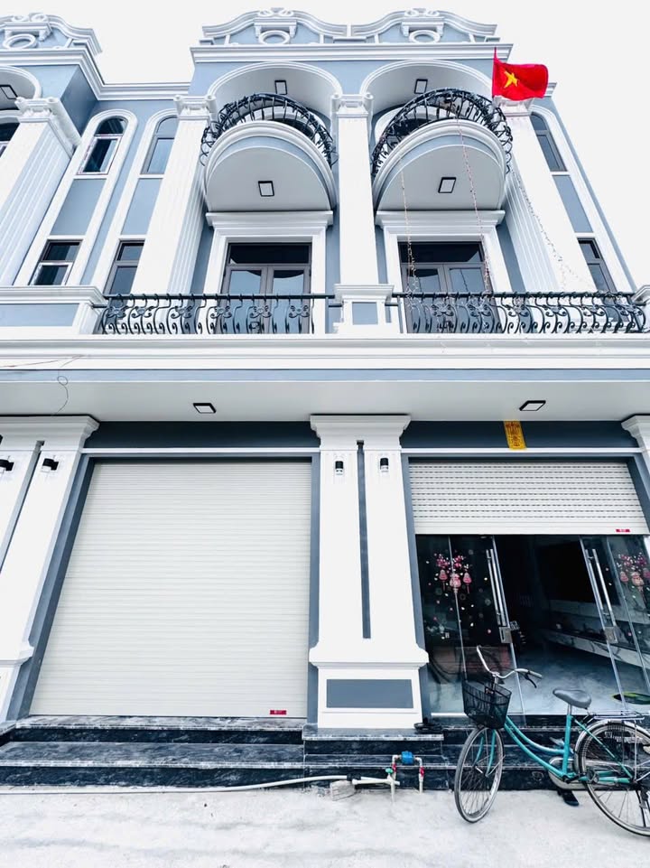 Nhà 3 Tầng 50m² Hải An, Ô Tô Đỗ Cửa - Giá 2.4 Tỷ