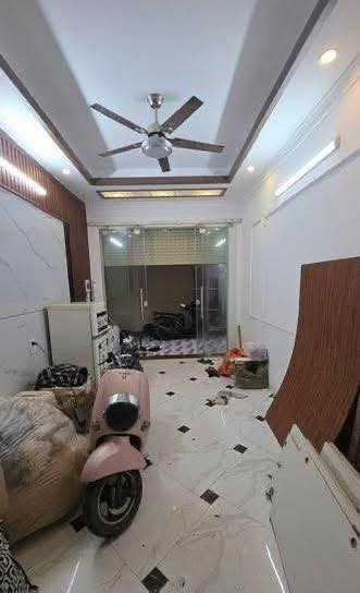 Nhà 35m², 5 Tầng Đàm Quang Trung, Long Biên - Giá 8 Tỷ, Gần Aeon Mall