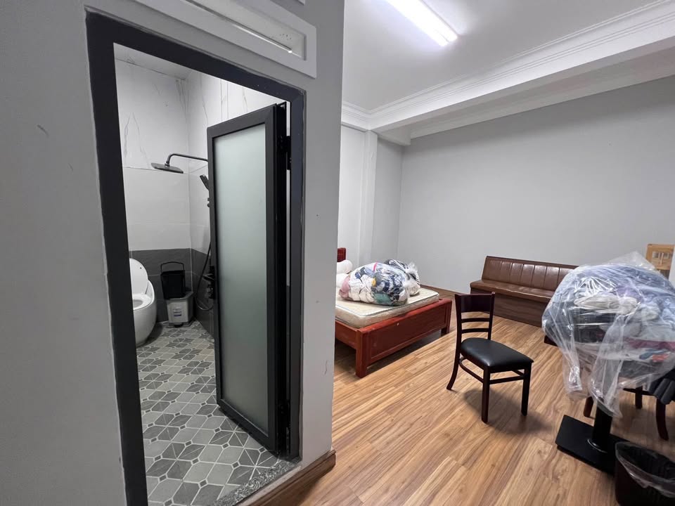 Bán Gấp Nhà Phố Trung Tâm Đà Lạt 84.71m² - 6PN, Kinh Doanh Đỉnh Cao