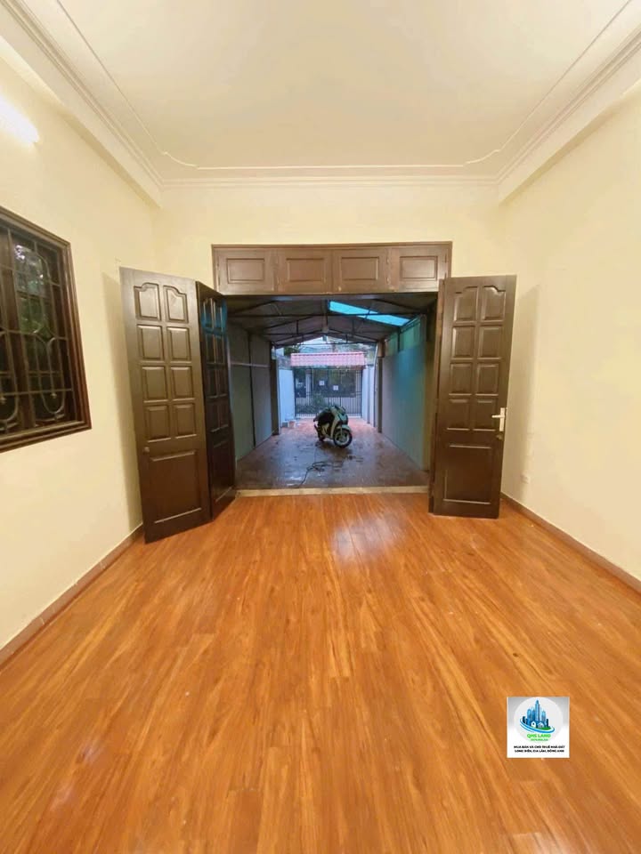 Cho thuê nhà 3 tầng Phường Ngọc Thụy, Long Biên - 140m², Sẵn Sàng Kinh Doanh/Ở