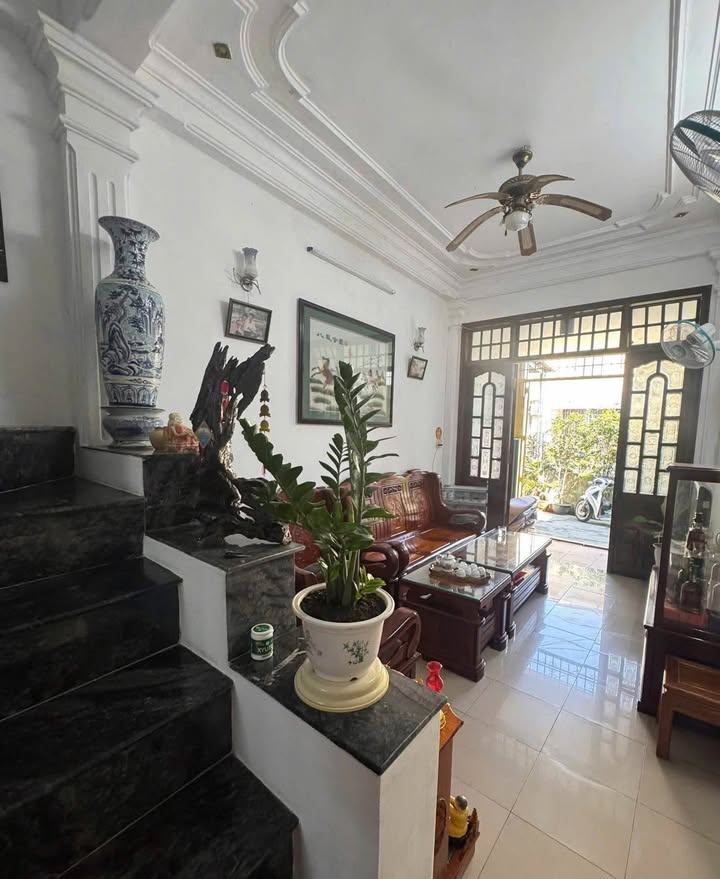 Nhà 2 Tầng Kiệt Trần Phú, Huế - 56.9m² Giá 2.6 Tỷ, Sổ Hồng Hoàn Công