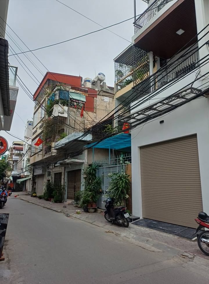 Nhà Mặt Phố Nguyễn Hữu Tuệ 67m² 4PN - Kinh Doanh Đắc Lợi 7.99 Tỷ