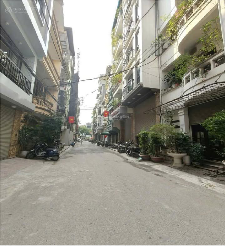 Nhà phố Trung Kính, Cầu Giấy 80m² - Mặt tiền kinh doanh đắc địa!