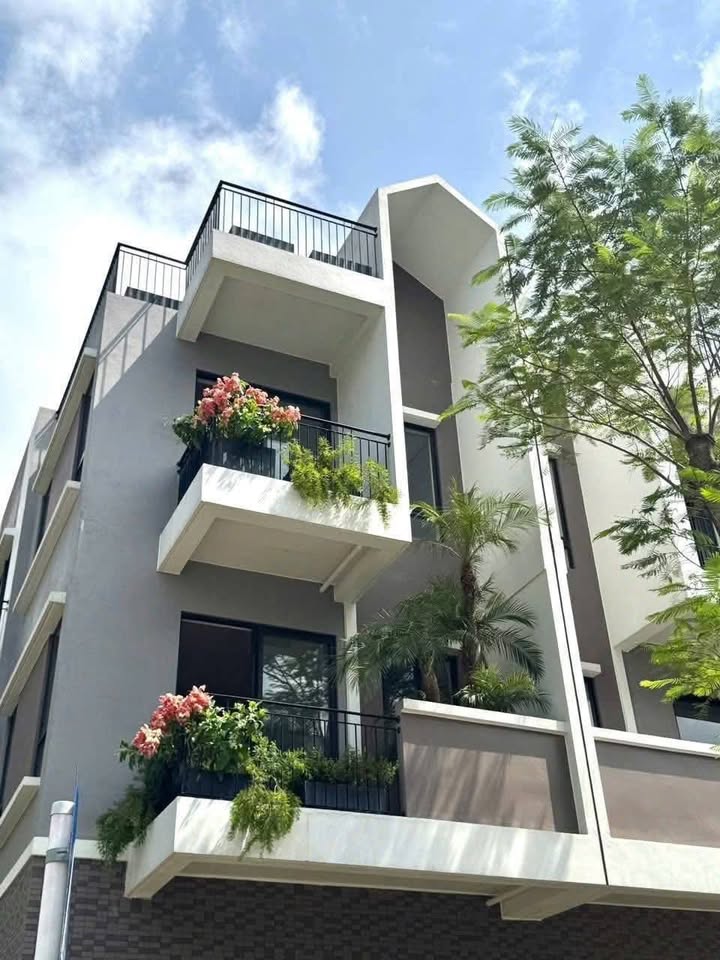 Nhà Phố Eco Park Vinh 88m², 4 Tầng Hướng Đông - Giá 7.x Tỷ