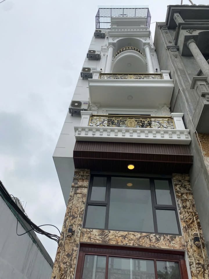 Nhà riêng Long Biên 45m² - Ô tô vào tận nhà, kinh doanh đỉnh!