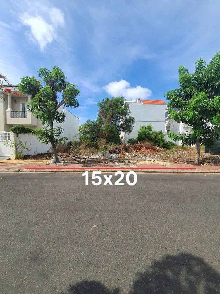 Bán Biệt Thự 300m² Mặt Tiền Đinh Liệt, Phan Thiết - Giá 10 Tỷ