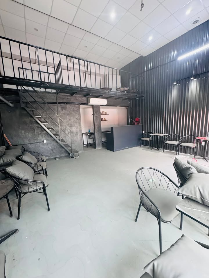 Sang Nhượng Quán Cafe Mặt Tiền 6m Phố Kim Giang, Hoàng Mai - Vị Trí Kinh Doanh Đắc Địa