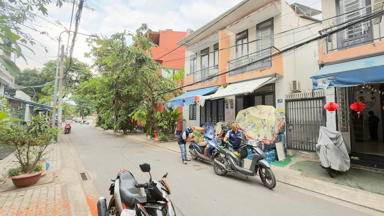 Nhà phố Quận 7 204m² - Đang kinh doanh, sinh lời ngay!