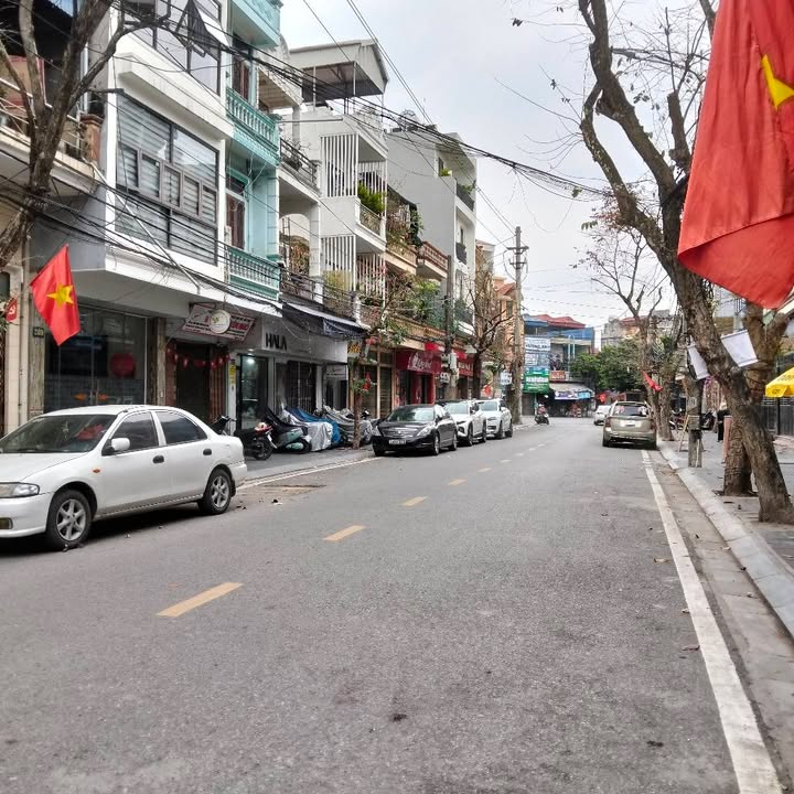 Nhà Mặt Tiền Phan Đình Phùng, Nam Định - 37m² Kinh Doanh Đa Ngành - 4.39 Tỷ