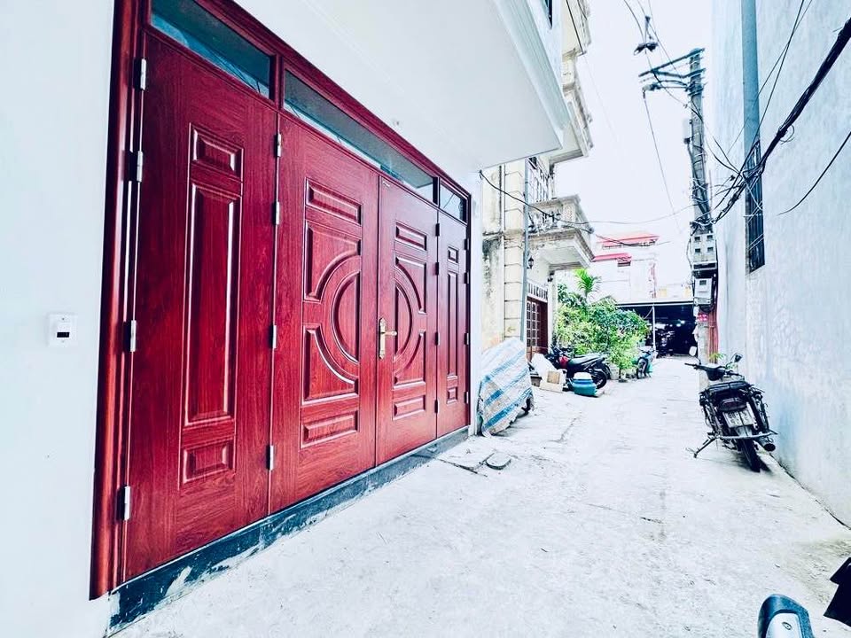 Nhà Nguyễn Phong Sắc 40m² - 8 Tỷ - Ngõ Thông, Gần Ô Tô Tránh, Cách Viện E 3 Bước