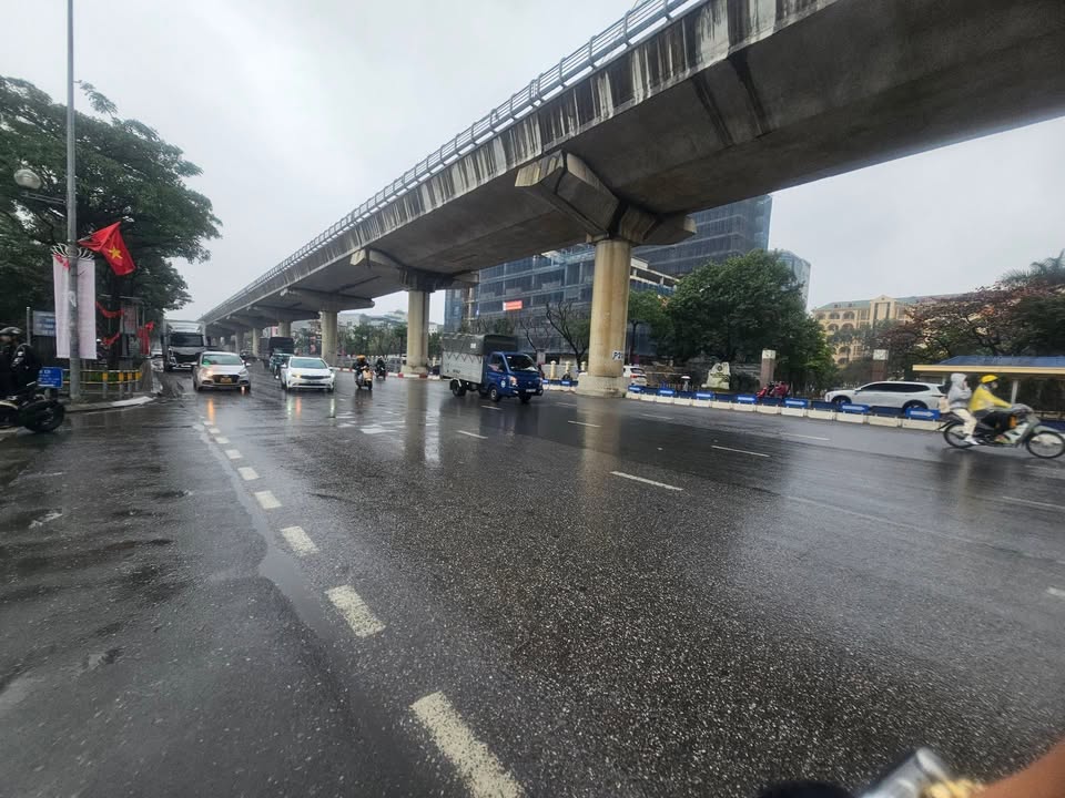 Nhà 4 tầng 65m² Mai Dịch - Ô tô vào nhà, Sổ đỏ chính chủ