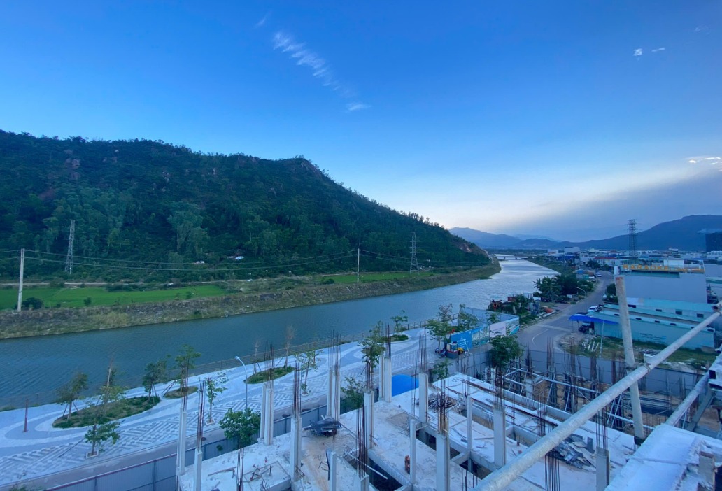 Nhà Phố Mặt Sông Solera Quy Nhơn 108m² - Hoàng Hôn Tuyệt Đẹp