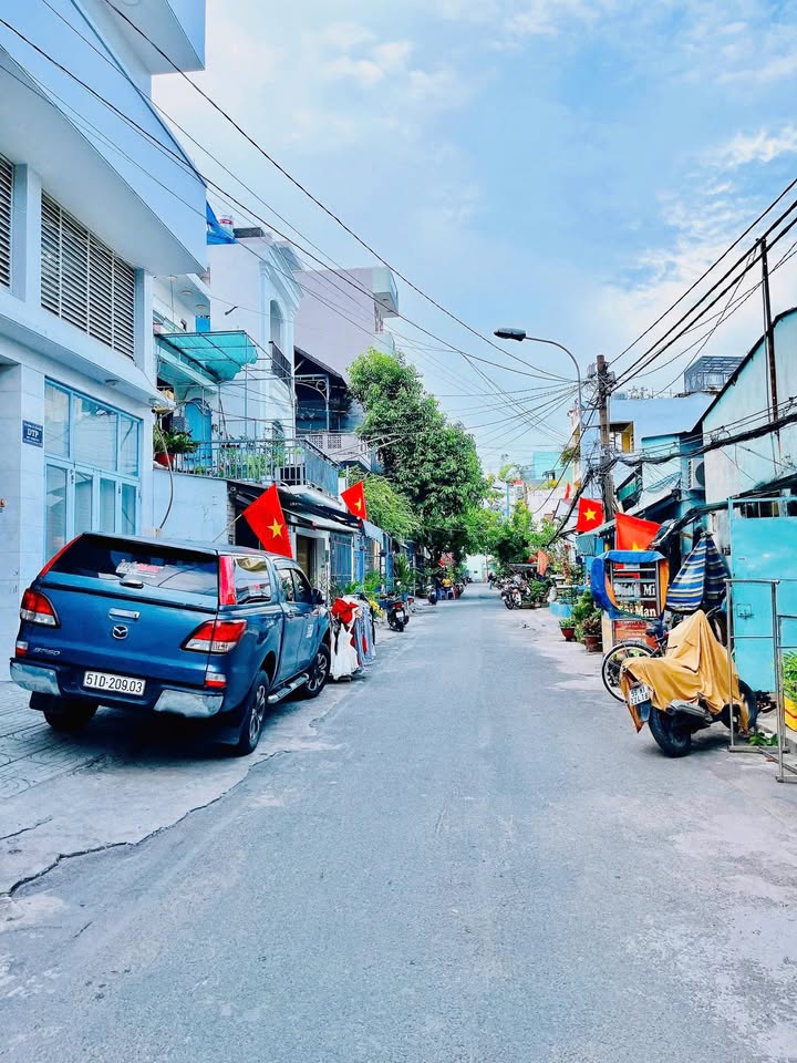 Nhà Thoại Ngọc Hầu Tân Phú 64m² - Ô tô vào tận nhà!