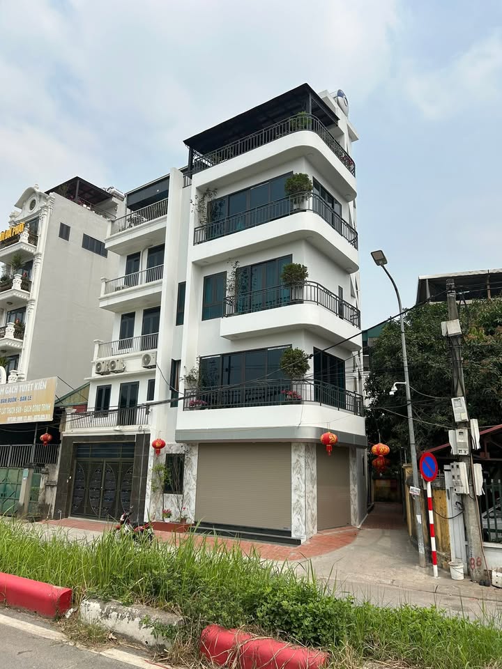 Nhà riêng Long Biên 68m² chỉ 18 tỷ - Lô góc, full nội thất, sẵn sàng ở!