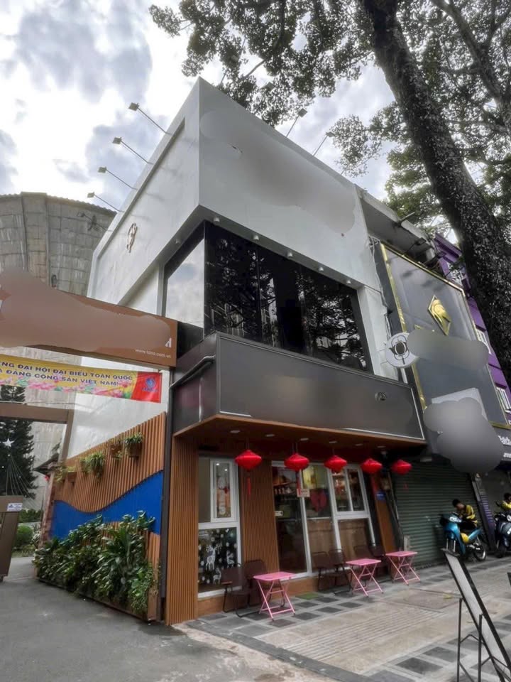 Nhà Phố Q10 Đường 3/2 - 38m² - Mặt tiền kinh doanh, giảm sốc!