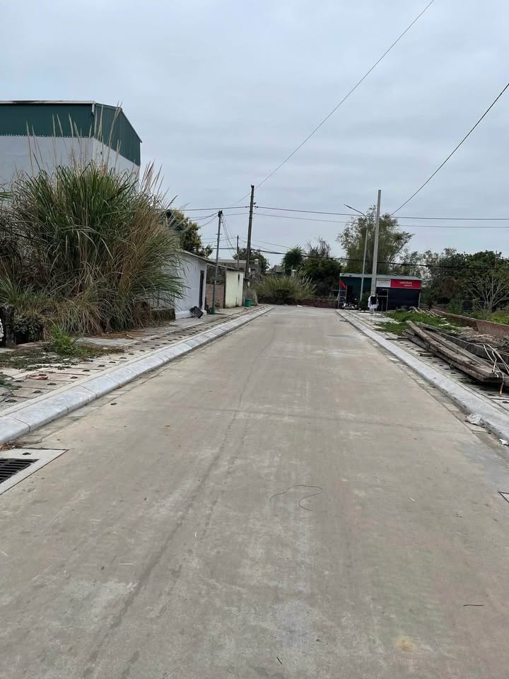 Đất nền Xóm Dậu, Móng Cái 100m² - Sổ đỏ chính chủ, giá đầu tư 1.4 tỷ