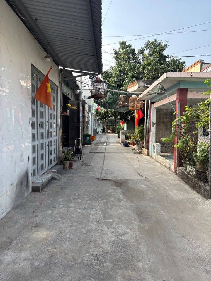 Nhà riêng Bình Chánh 165m² giá 7.7 tỷ - Sổ hồng sẵn