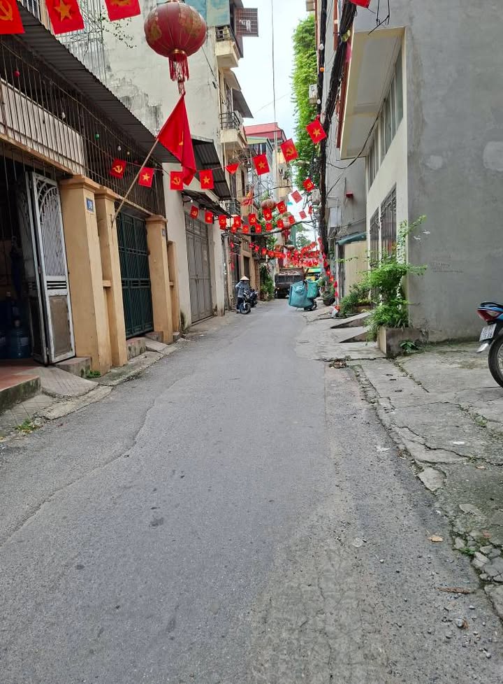 Nhà 6 Tầng Trung Tâm Hoàng Mai 33m² - Sổ Đỏ Chính Chủ Giá Hơn 5 Tỷ