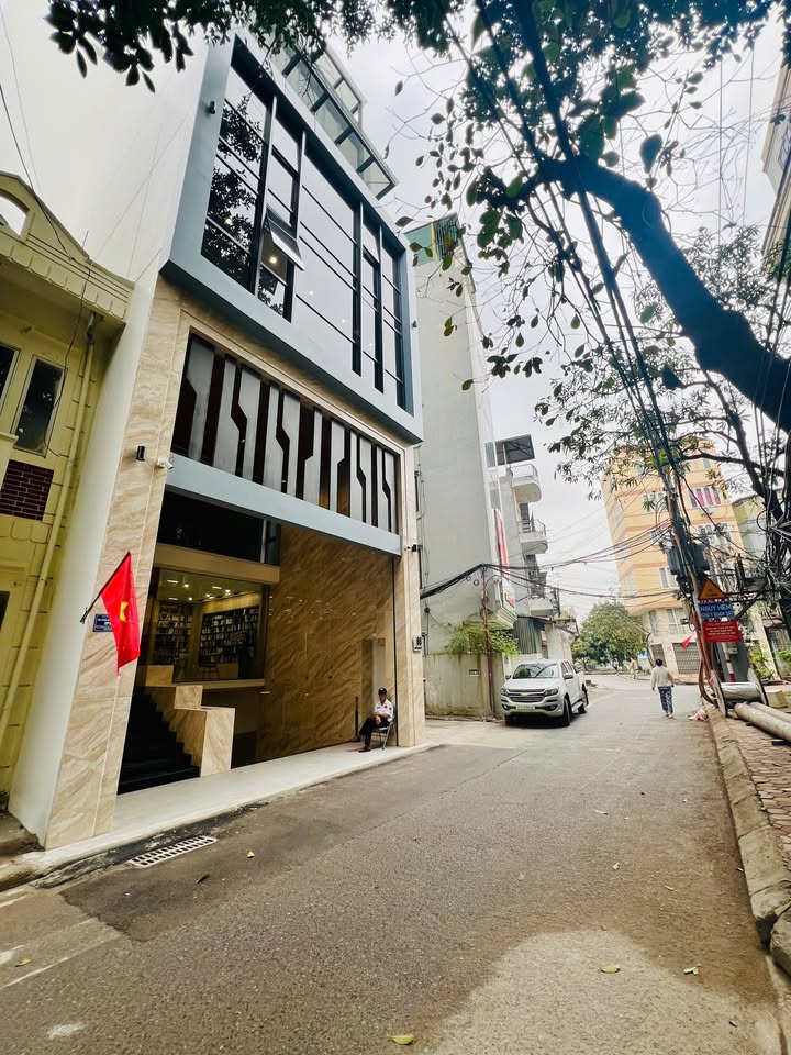 Văn phòng Nguyễn Văn Trỗi 105m² 17.1tr - Giá thuê hợp lý