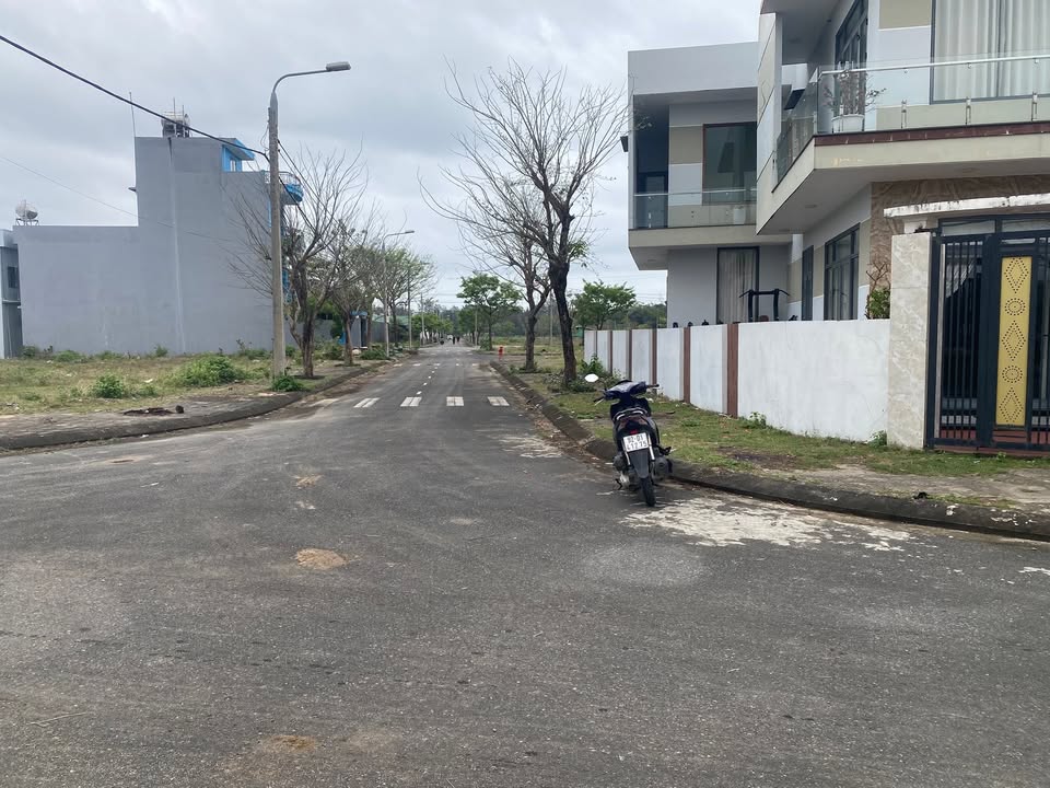 Đất nền Chương Mỹ 100m² giá 2.75 tỷ - Sổ đỏ chính chủ!