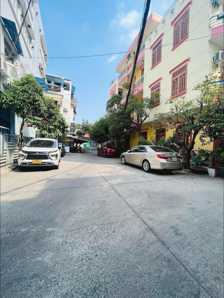 Nhà 4 Tầng Hẻm 8m Quận 10 - 76m², 5PN, Ô Tô Vào Nhà - 18 Tỷ