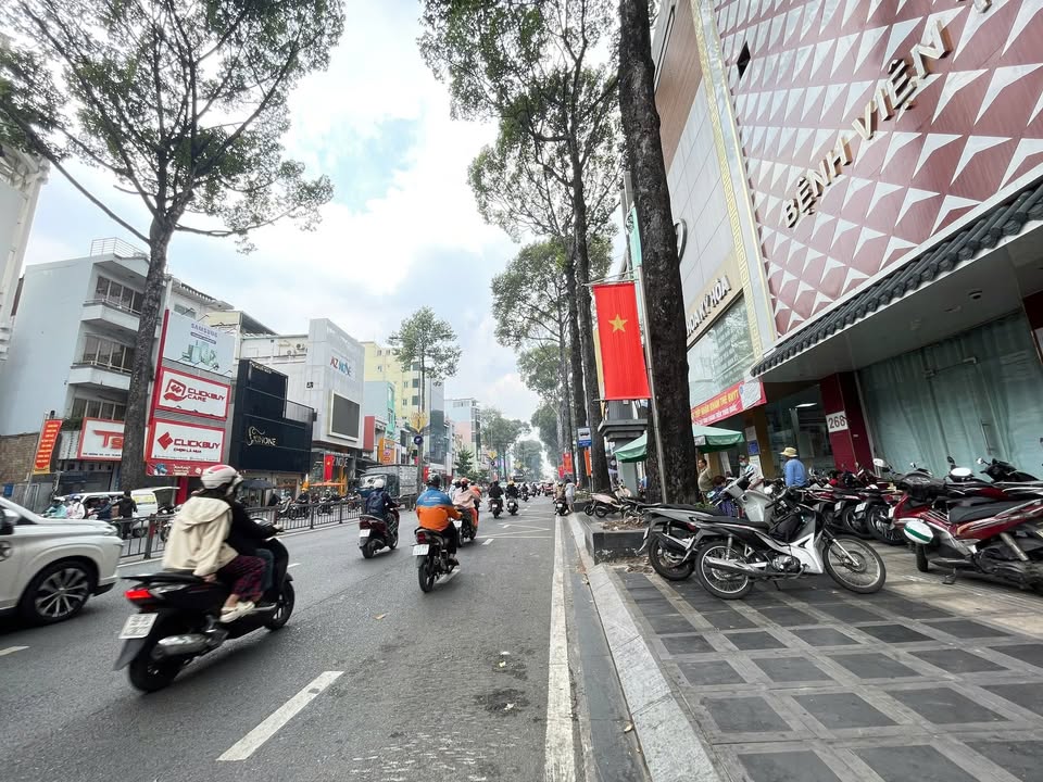 Nhà Mặt Tiền Kinh Doanh Sầm Uất Đường 3/2, Quận 10 - 52 Tỷ