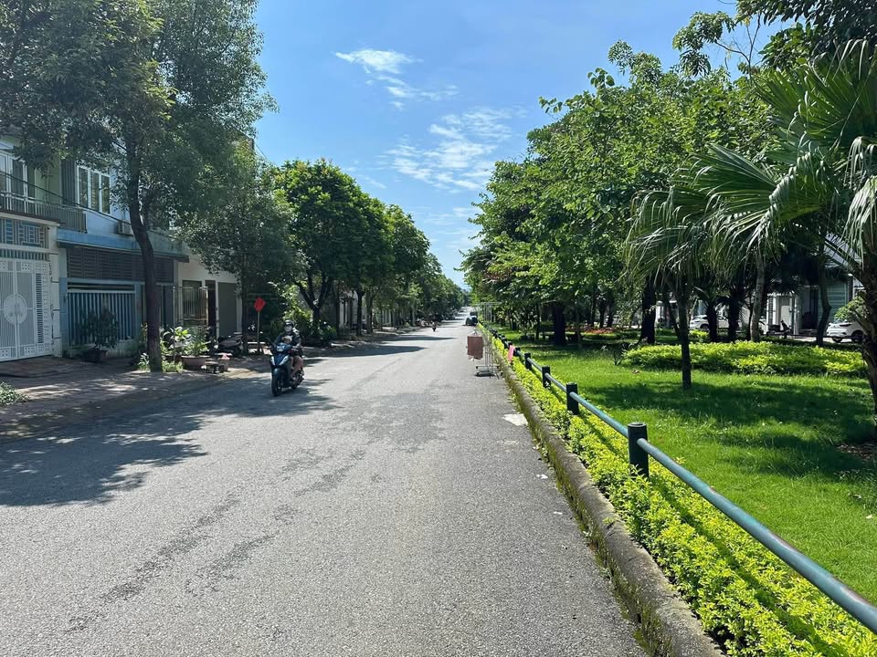 Bán Đất Vàng Lai Châu 105m² Sổ Hồng, Gần Hồ Thủy Sơn