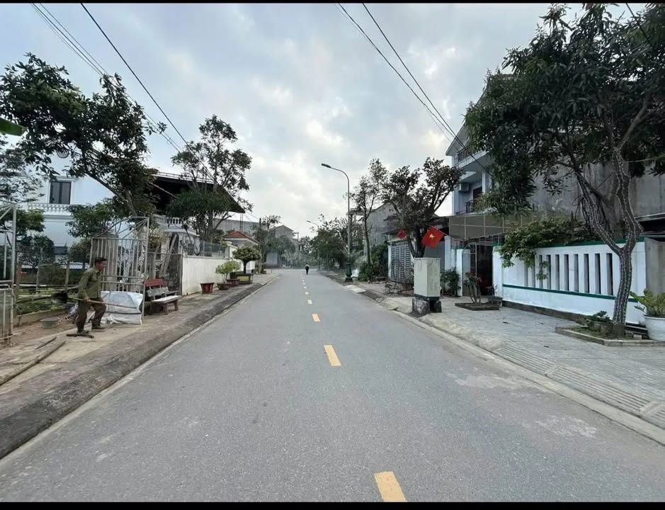 Nhà phố Mạc Đỉnh Chi, TP. Hà Tĩnh 210m² - Mặt tiền kinh doanh!