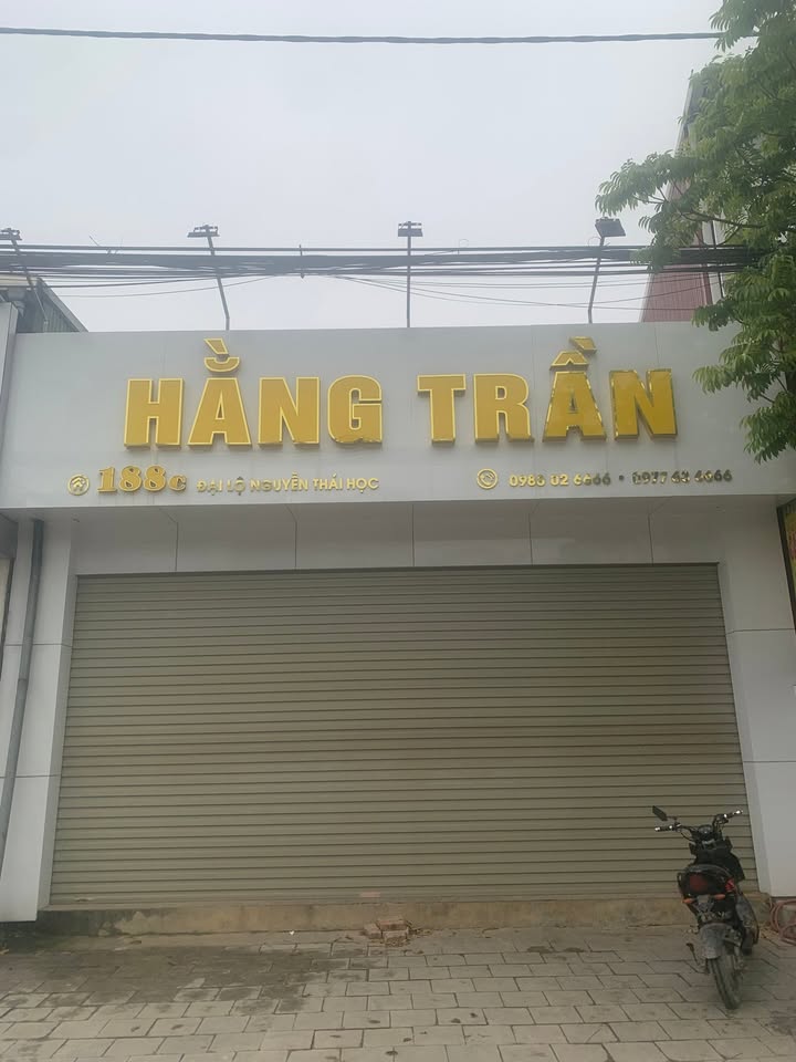 Nhà mặt tiền Đại lộ Nguyễn Thái Học Yên Bái 300m² - Mặt tiền kinh doanh