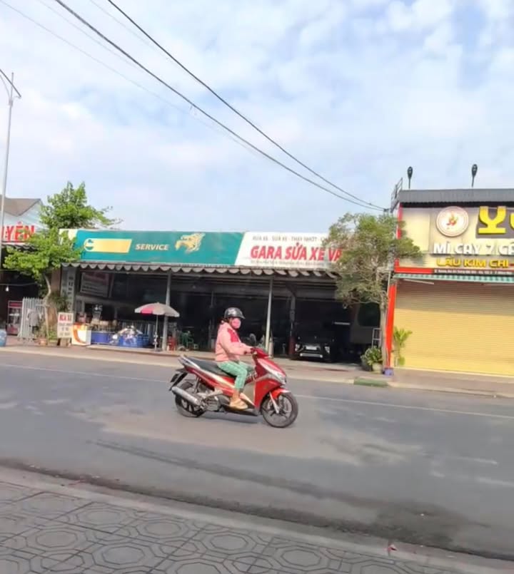 Mặt Bằng Kinh Doanh 400m² Mặt Tiền Hai Bà Trưng Nối Dài, Dĩ An - Giá 45 Triệu/Tháng