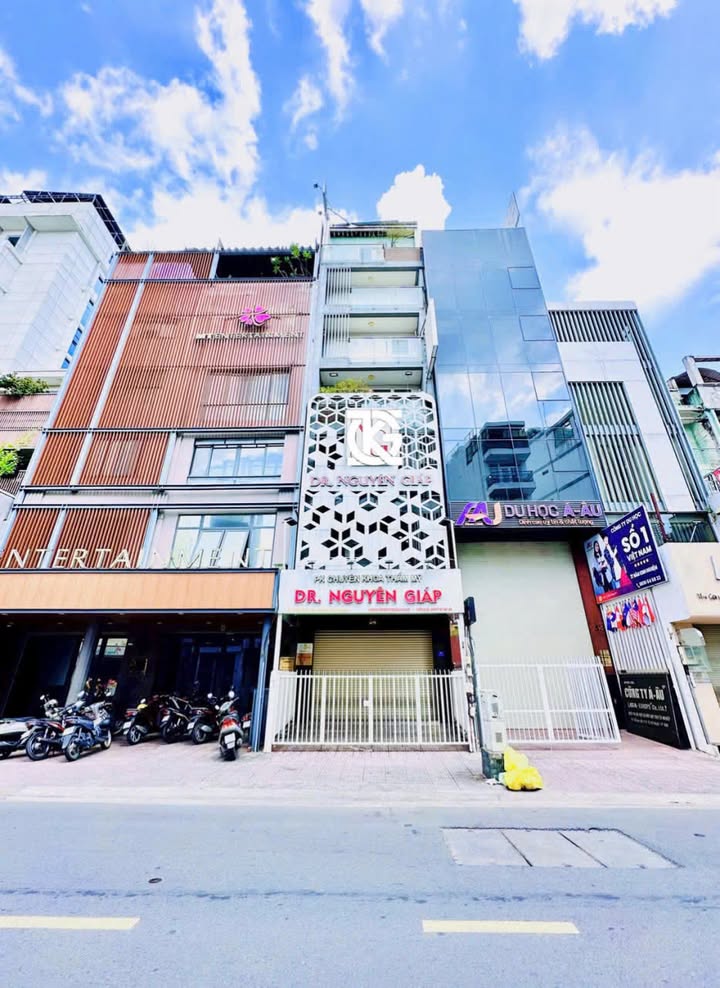 Nhà Mặt Tiền Kinh Doanh Đắc Địa Trần Huy Liệu, Phú Nhuận - 100m², 6 Tầng