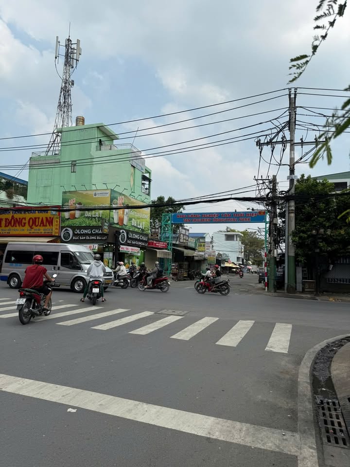 Sang Quán Cơm KCN Tân Thới Hiệp 100m² - Vị trí đắc địa, kinh doanh sầm uất!